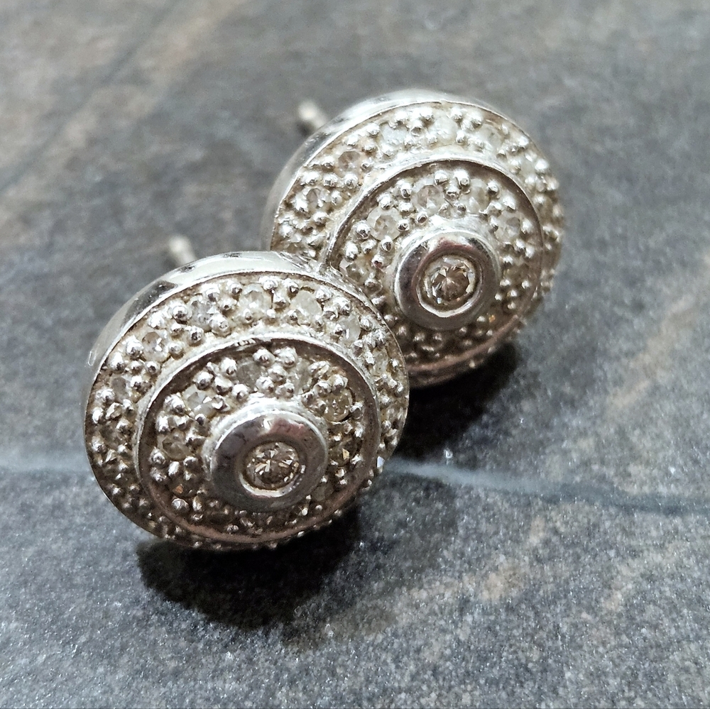 Estate DIAMOND & 14K WHITE GOLD earrings Vintage halo EUC pave 1990s stud